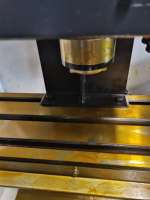Centre d'usinage vertical CNC VMC 300 robuste pour les composants aérospatiaux et la découpe industrielle des métaux