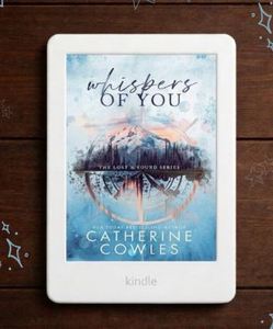 El susurro de ti, de Catherine Cowles, libro de bolsillo, ficción romántica, historia de amor, novela en inglés - Product Image 2