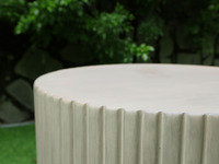 Table basse en béton cannelé, petite, durable, faite à la main, écologique, moderne, minimaliste, décorative, pour l'intérieur et l'extérieur