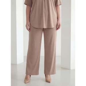 Ensemble haut et bas à col chemise et manches courtes, grande taille, couleur vison - Product Image 4