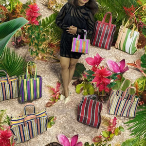 Bolsa de cosméticos de playa reciclada con telar manual personalizado ecológico, bolsa de compras de plástico tejida a rayas a la moda con asas de cuerda de algodón - Product Image 3