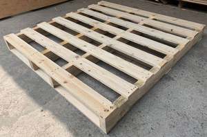 Palette en bois surdimensionnée de 1300x1100mm pour la manutention de machines industrielles et d'équipements à grande échelle - Product Image 5