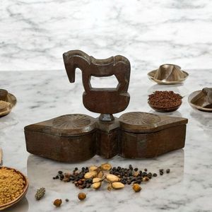 Elegante caja de madera Masala con tapa para almacenamiento de cocina y decoración interior elegante del hogar - Product Image 3