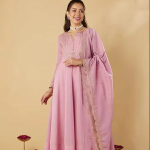 Costumes traditionnels de créateur Anarkali pour femmes en tissus de qualité supérieure pour les fêtes-vêtements indiens et pakistanais - Product Image 1