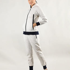 ชุดวอร์มมีฮู้ดสำหรับผู้หญิงไซส์พลัส ออกแบบตามสั่ง สำหรับการฝึกซ้อมและวิ่งจ๊อกกิ้ง ผ้าฝ้ายฟลีซ 100% โลโก้แบบกำหนดเอง ดีไซน์ทันสมัย - Product Image 6