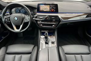 BMW Serie 5 530i Sedán RWD 2019 - Product Image 3