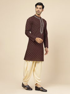 ชุด Kurta ปักลายคอฟฟี่สีน้ำตาลสำหรับผู้ชายเสื้อผ้าชาติพันธุ์เสื้อแฟชั่นสำหรับส่งออกทั่วโลก - Product Image 4