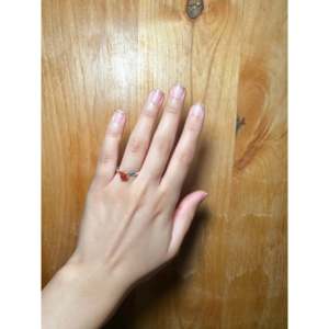 Anillo de Acero Inoxidable de Diseño Navajo con Coral Natural y Bisel de Plata de Ley, Bañado en Oro Rosa con Incrustaciones de 18K, Regalo Perfecto - Product Image 4