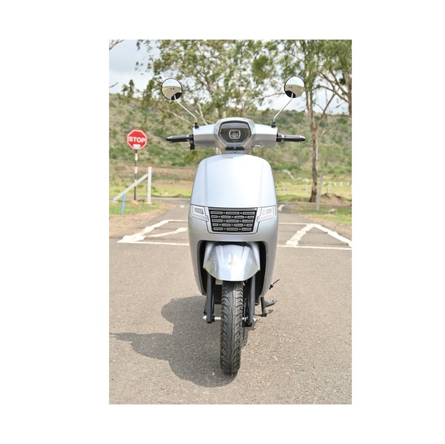 Powerful 800W Electric Scooter for Adults Dual Brakes Foldable Design 10 Inch Pneumatic Tires 35KM/H-40KM Range 25ah 30ah 40ah