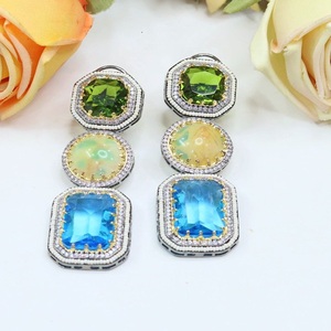 Pendientes largos de diseñador de pulido dorado de calidad superior, ropa tradicional para fiestas, bodas, colección de ropa para mujeres y niñas - Product Image 1