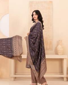 คอลเลกชัน ssumaira การพิมพ์ดิจิตอลแบบพิเศษดูมัตส์หลักพร้อมผ้าชัลวาร์ธรรมดาเพื่อรูปลักษณ์ที่สง่างาม - Product Image 4