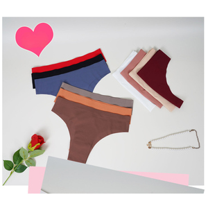 Culottes string sans couture taille basse en soie glacée douce et confortable pour femmes – Vente en gros - Product Image 1