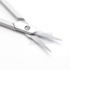 Ciseaux à cuticules russes Logo personnalisé Marque privée Ciseaux de manucure incurvés extra fins et extra pointus avec emballage personnalisé - Product Image 5