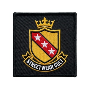 Parche bordado a máquina termoadhesivo de casco de trojano, insignia de mascota Guerrero Dorado, aplique personalizado a granel para ropa con espíritu de equipo - Product Image 4