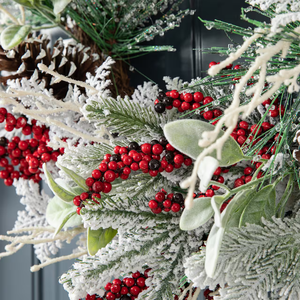 Nuovo Design Ghirlanda Natalizia Artificiale Decorativa da 60 cm (24 pollici), Ghirlanda Bianca Effetto Neve con Pigne e Bacche per Decorazione Porta - Product Image 3