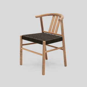Ensemble de salle à manger d'extérieur moderne Maudy avec longue table en bois de teck massif de qualité et sièges en rotin tissé avec finition naturelle. - Product Image 2
