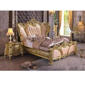 Lit Chesterfield Royal Sculpté avec Tabourets Latéraux Lit en Cuir de Style Classique Fournisseur de Meubles de Chambre à Coucher de Luxe - Product Image 1