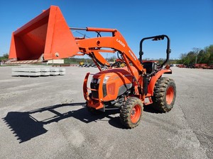 Tractor agrícola Kubota 2021 L3901 con motor diésel de alta productividad 4x4 con tracción en las 4 ruedas - Product Image 5