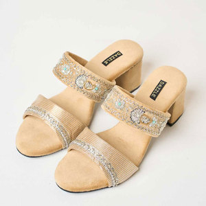 สายรัดด้านบนประดับด้วยกำมะหยี่สีเบจสำหรับเทศกาลรองเท้าพื้นกลางกันลื่นออกแบบให้มีความเงางาม - Product Image 1