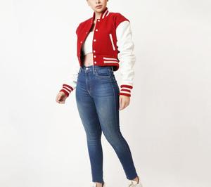 Chaqueta universitaria de cuero auténtico con letras de lana para mujer, Color rojo personalizado con logotipos bordados, hecha en Pakistán, nueva condición - Product Image 2