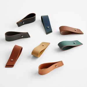 Ronds de serviette en cuir fabriqués à la main pour les maisons de campagne vintage tables élégantes et les paramètres rustiques haut de gamme - Product Image 5