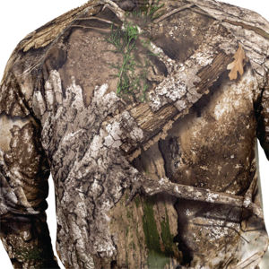 Manténgase Oculto con la Camisa de Manga Larga Realtree APX, Rendimiento y Estilo para su Equipo de Actividades al Aire Libre - Product Image 5