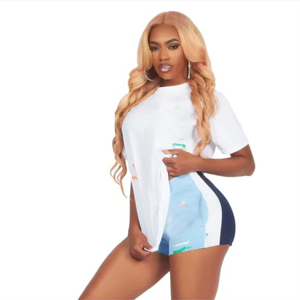 Ensemble de t-shirt et short de sport pour femmes confortable, tissu de haute qualité, design moderne, impression personnalisée, ensemble de fitness - Product Image 4