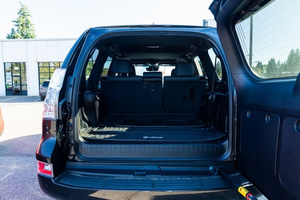 Superbe Lexus GX 460 AWD SUV 2024 d'occasion, toit ouvrant gauche, démarrage à distance, sièges en cuir, boîte automatique, jantes en alliage R18 - Product Image 3