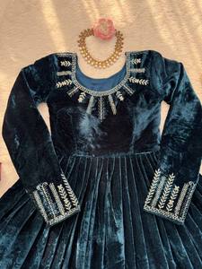 Ensemble de robe Anarkali Salwar Kameez de designer indien, confectionné en viscose, fil fin, travail de séquence, style ethnique riche, Bollywood Party - Product Image 6