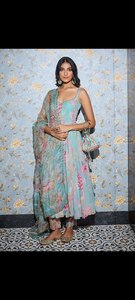 ชุดเดรสดีไซน์ทันสมัย พร้อมผ้าคลุมไหล่และผ้าคลุมศีรษะ ผ้าไหมแท้คุณภาพพรีเมียม แบบกลับด้านได้ ใช้ได้ทุกฤดู สำหรับงานแต่งงานและงานปาร์ตี้ - Product Image 3