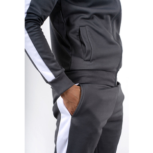 Ensemble de survêtement pour homme comprenant une veste zippée et un pantalon assorti, conçu pour les séances de fitness, les tenues décontractées et le confort. - Product Image 5