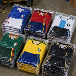 Maillots de football rétro de haute qualité en gros, collection d'éléments d'inspiration vintage, maillots de supporter, uniformes de joueurs, maillots de football vintage, maillots personnalisés - Product Image 1