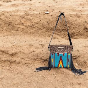 Bolso de Hombro de Lana Hecho a Mano para Mujer, Estilo Bohemio, Verano, con Correa de Cuero Argentino - Product Image 6