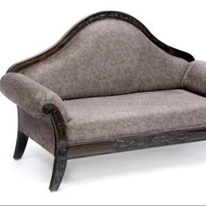 Sofá clásico de madera con cojines suaves que agrega comodidad y calidez a su sala de estar - Product Image 1