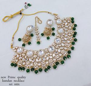 Luxury Indian Diamond Alloy Kundan Choker <b>Necklace</b> Set <b>Pearl</b> Earrings <b>Gold</b> Plated Maang Tikka Classic Style Wedding Gift - Product Image 2