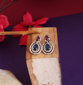 Magnifiques boucles d'oreilles en forme de larme en rubis, saphir et diamant, bijoux pour femmes et filles, à porter lors de mariages, de fêtes, de cérémonies, de mehendi - Product Image 2