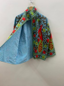 Chaqueta de algodón con bordado de pavo real Suzani Chaqueta corta de algodón de estilo bohemio Suzani indio para ropa de mujer - Product Image 3