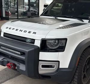 Venta Especial: LAND ROVER DEFENDER 110 2020 EXTREMADAMENTE LIMPIO, Volante a la Izquierda, Asientos de Cuero, Techo Panorámico - Product Image 2