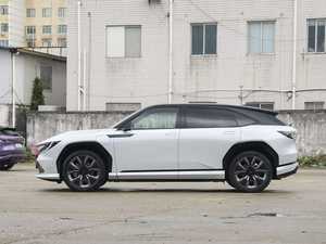 SUV électrique d'occasion P7 longue portée avec autonomie NEDC de 201-300 km, batterie de 50-70 kWh, moteur de 120 kW, véhicule à énergie nouvelle de taille moyenne - Product Image 3