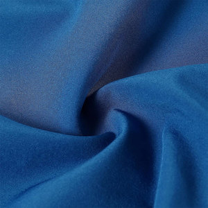 Shorts athlétiques à séchage rapide de qualité supérieure pour hommes vente en gros de shorts de performance respirants et évacuant la transpiration pour les séances de gym quotidiennes - Product Image 2