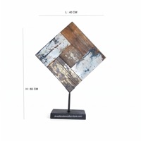 Sculpture Art Déco Carrée en Bois Faite à la Main DIVADI sur Support Métallique Noir, Décoration de Table pour la Maison, 40 cm, Haute Qualité