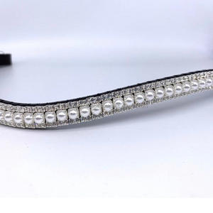Correa de cuero hecho a mano para cejas de caballo, con forma de onda, cristal dorado y Perla blanca, cadena de metal de diseñador, venta al por mayor - Product Image 6