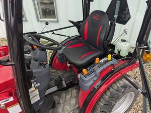 2024 Mahindra EMAX 25L HST Tractores usados Producto - Product Image 4