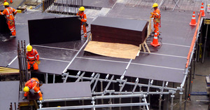 Contrachapado Recubierto de Película Ecológica de 1220*2440 mm, Pegamento WBP, Núcleo de Goma de 18 mm, 9 mm, 12 mm, Precio Económico para Construcción, Formaldehído E1 - Product Image 5