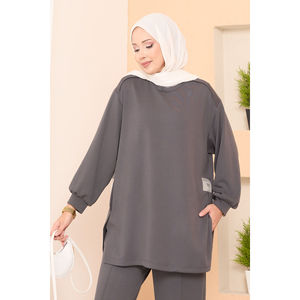 Conjunto Casual de Dos Piezas Oysho, Pantalones Cortos Acampanados con Abertura Asimétrica y Detalle de Emblema, Traje Gris - Product Image 2