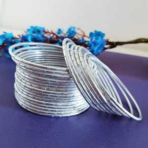 กำไลอินเดียชุดบอลลีวู้ดโลหะเรียบกำไลข้อมือเครื่องประดับสำหรับผู้หญิงและเด็กผู้หญิง (ชุด24ชิ้น) - Product Image 2