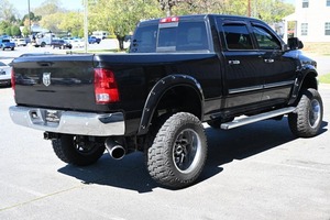 Camion RAM 2500 4x4 Crew Cab d'occasion 2018, propre, essence, livraison pour entrepreneurs en construction, exportation - Product Image 2