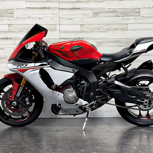Yamaha R1 d'occasion de 2015 disponible à la vente - Product Image 1
