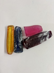 พลอยแซฟไฟร์สีน้ำเงิน พลอยแซฟไฟร์สีชมพู พลอยทับทิม พลอยแซฟไฟร์สีเหลือง พลอยแซฟไฟร์สีเขียว แบบดิบ น้ำหนัก 500 กรัม ขายส่ง - Product Image 5