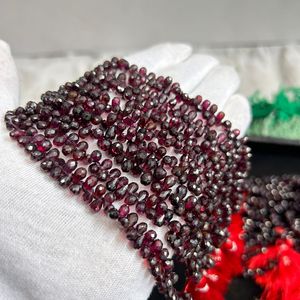 Grenat Hessonite Rouge Naturel 5.5-6MM Perles Goutte Grenat Ombré Lisse en Forme de Goutte - Product Image 5